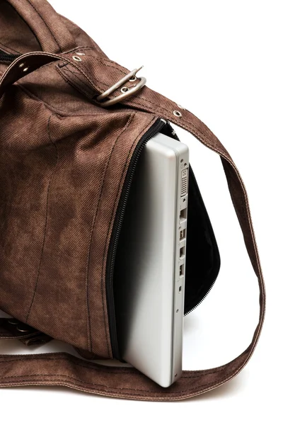 Moderner Laptop Einer Tasche Auf Weißem Hintergrund — Stockfoto