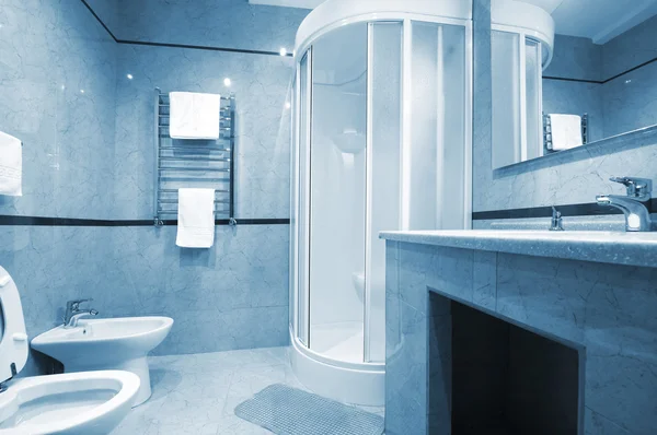 Egy Zuhanyfülke Található Hotel Fürdőszoba — Stock Fotó