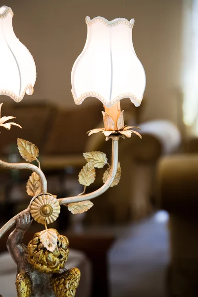 Mooie Antieke Lamp Een Moderne Appartement — Stockfoto