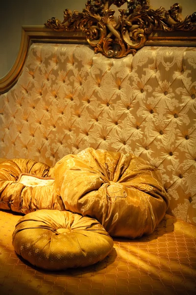풍부한 침대 — 스톡 사진