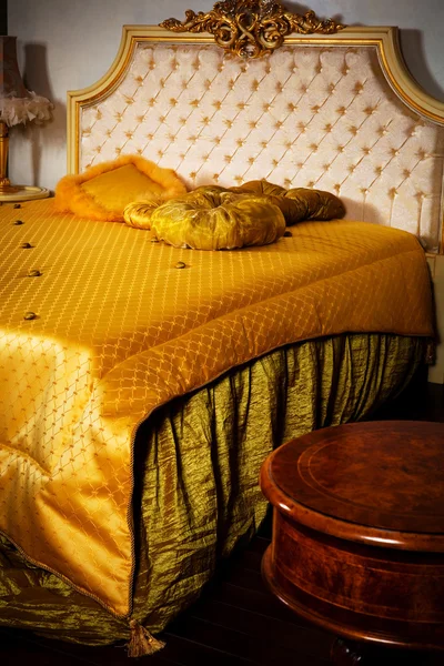 세련 된 침대 — 스톡 사진