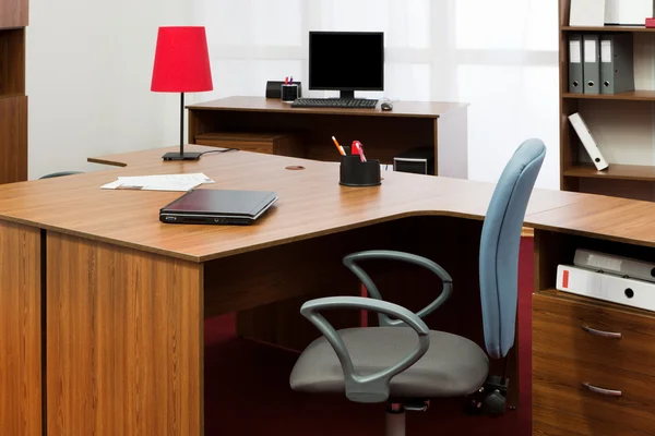 A modern irodai íróasztal — Stock Fotó