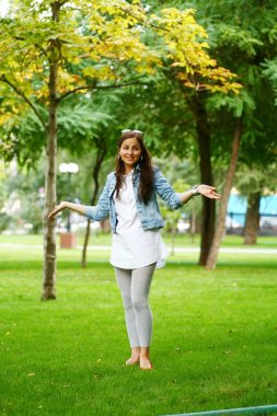 Parktaki kız.