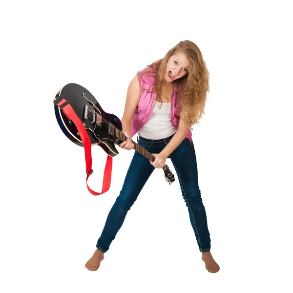 Chica joven con una guitarra — Foto de Stock