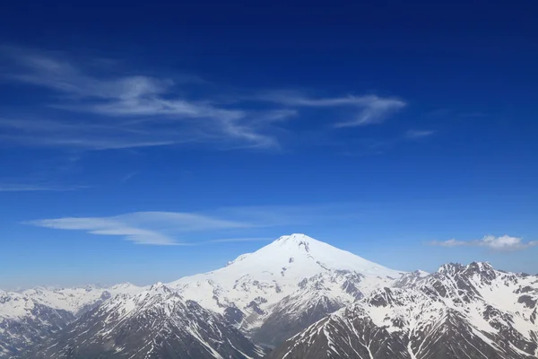 厄尔布鲁士峰 — 图库照片