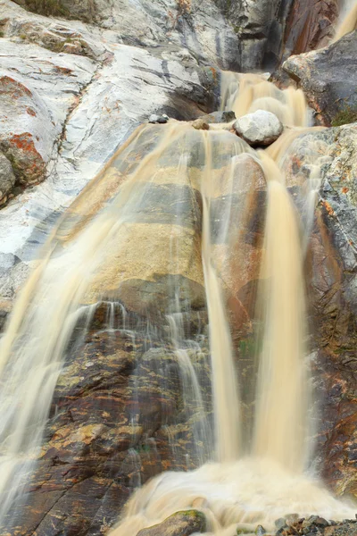 Cachoeira suja — Fotografia de Stock