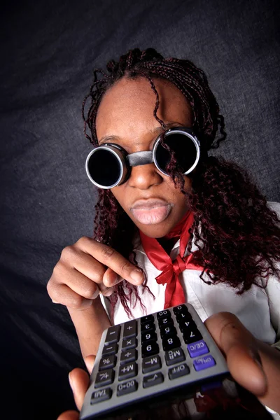 Giovane afro-americano con calcolatrice — Foto Stock