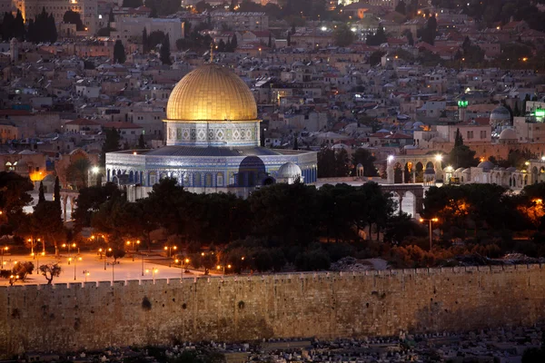 Clásico Israel - Noche en la Ciudad Vieja, Monte del Templo con Cúpula de — Foto de Stock