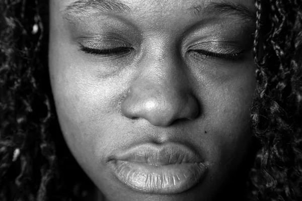 非洲裔美国与闭合的眼睛 — 图库照片