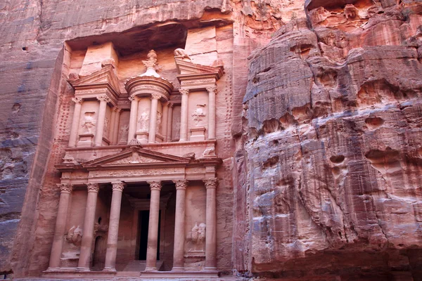 Monasterio imponente en Petra - Nabatea capital (Al Khazn — Foto de Stock