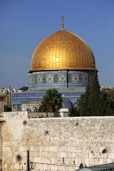 Klassiska israel - Västra muren (klagomuren, kotel) och kupol av — Stockfoto