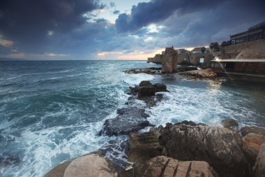 gün batımında Akdeniz içinde şehir Acre Batı Celile, İsrail