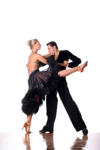 Tanečníci v tanečním sále na bílém pozadí — Stock fotografie