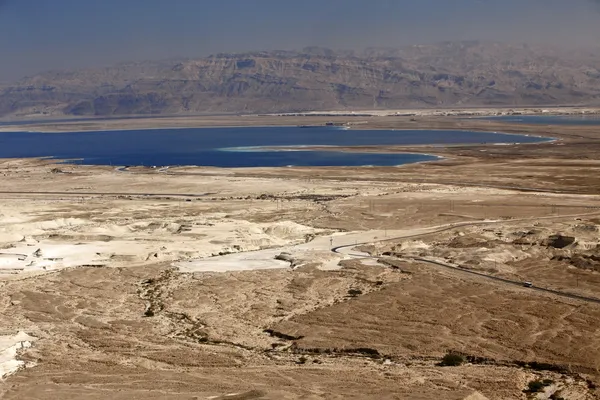 Holt-tenger és a Jordán mt, meg az ősi masada város — Stock Fotó