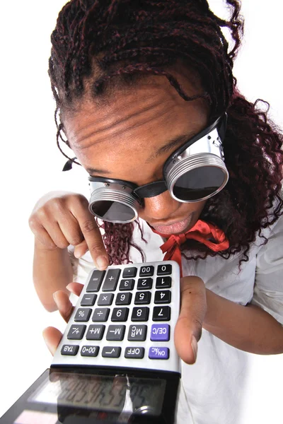 Afro-americano com calculadora isolada em branco — Fotografia de Stock