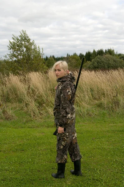 Chica cazadora . —  Fotos de Stock