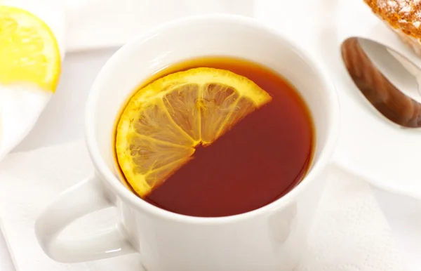 Delicious tea with lemon — Stock Photo, Image