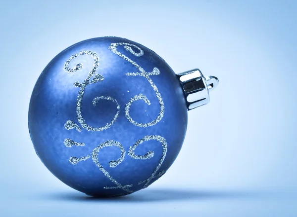 Bola de decoração azul — Fotografia de Stock