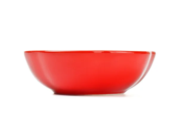 孤立在白色背景上的红色沙拉碗 — 图库照片