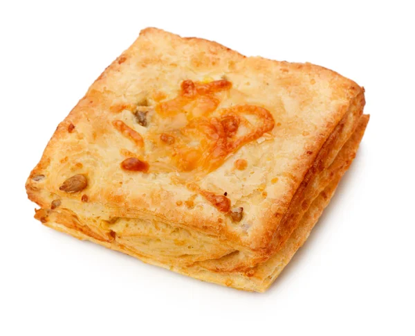 Beyaz Bir Arka Plan Üzerinde Izole Peynirli Börek — Stok fotoğraf