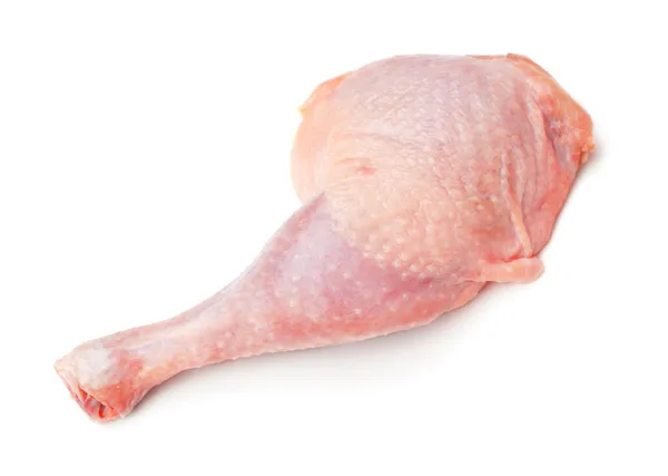 白い背景上に分離されて新鮮な鶏もも肉 — ストック写真