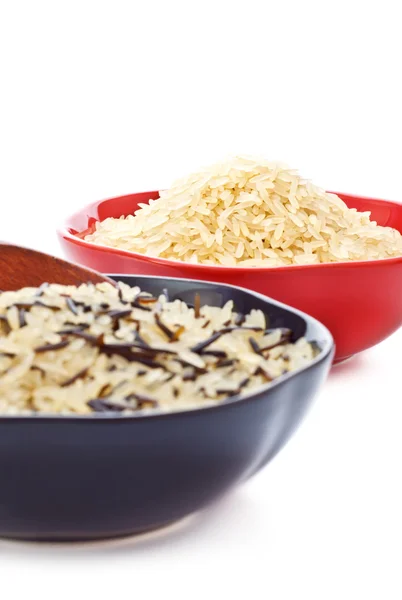 Tigelas de arroz cru — Fotografia de Stock