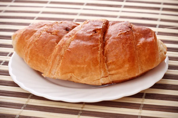 新鲜牛角面包 — 图库照片
