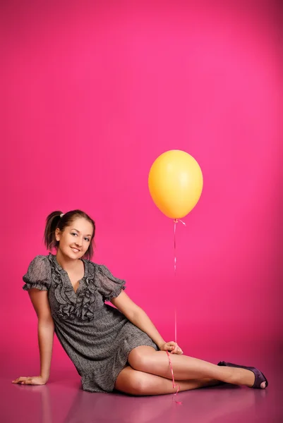 Chica con globo — Foto de Stock