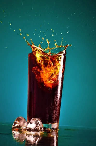 Splashing Cola — Stock Photo, Image