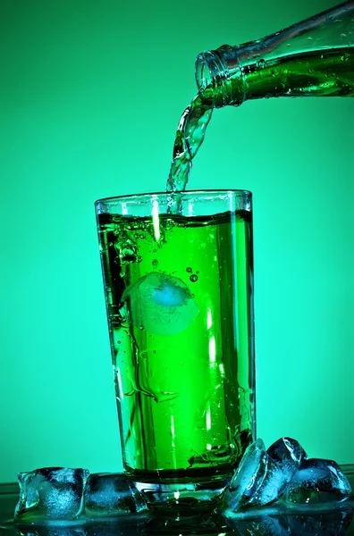 Pouring Soda — Stock Photo, Image