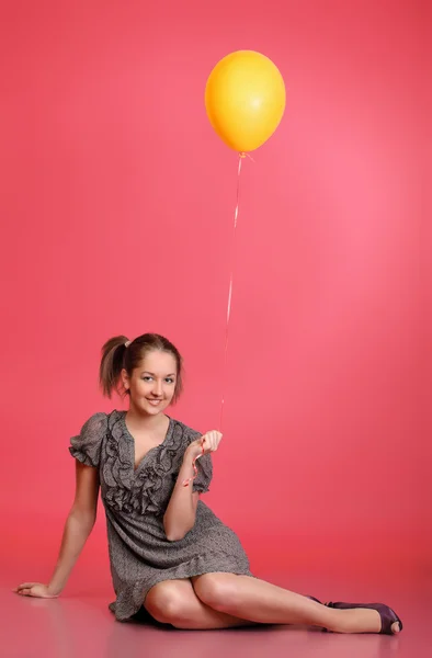 Meisje met ballon — Stockfoto