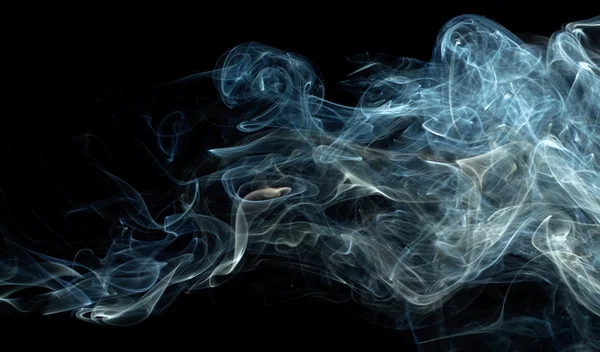 黒煙に青い煙 — ストック写真