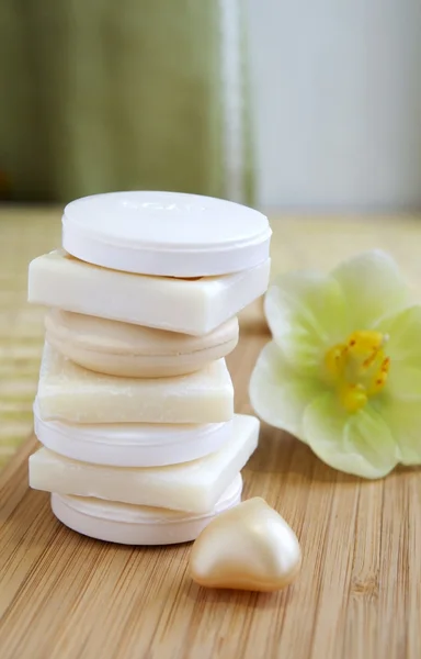 Organické Přírodní mýdla pro lázně nebo na koupání — Stock fotografie
