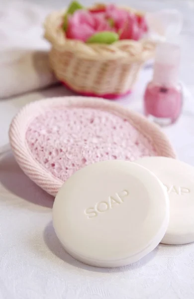 有机天然肥皂在 Spa 美容店或在一间浴室 — 图库照片