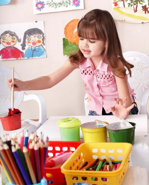 Barn paint-bild i förskolan. — Stockfoto