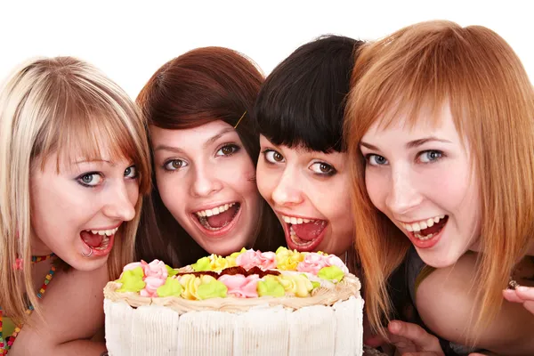 Grupp unga fira födelsedagen. — Stockfoto
