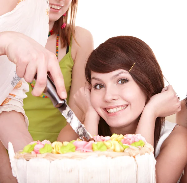 케이크와 함께 행복 한 아름 다운 여자. — 스톡 사진