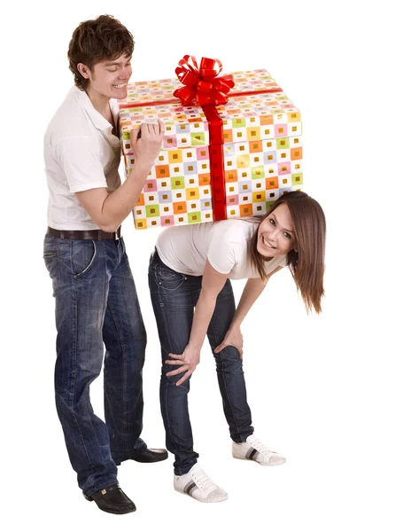 Mutlu bir adam ve kız hediye kutusu. — Stok fotoğraf