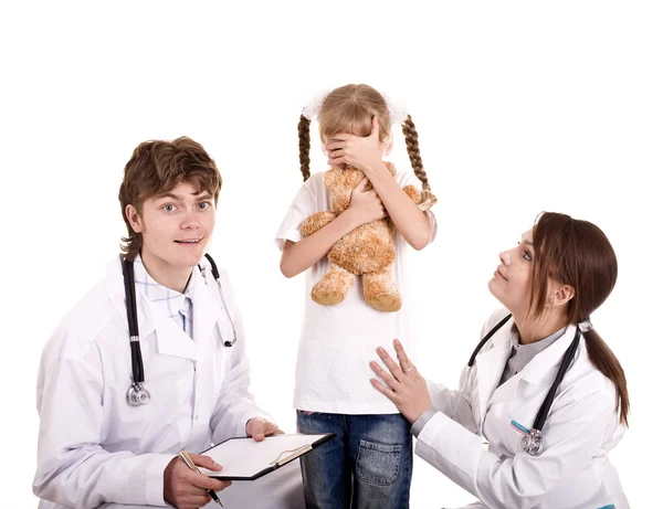 Due pediatri trattano un bambino felice. Medicina . — Foto Stock