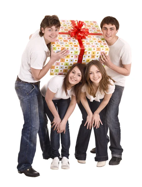 Familia feliz con caja de regalo . —  Fotos de Stock
