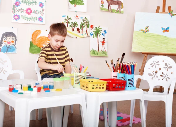 Cuadro de pintura infantil en preescolar . —  Fotos de Stock