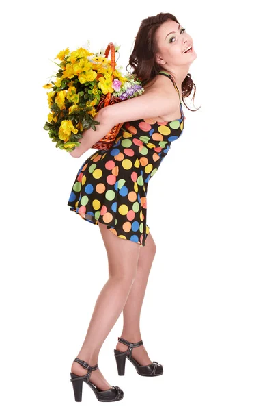 Krásná dívka s divoký jarní květ. — Stock fotografie