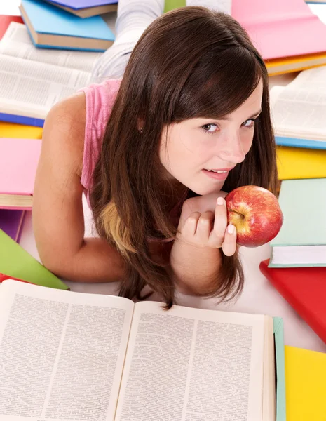 Menina leitura pilha colorido livro . — Fotografia de Stock