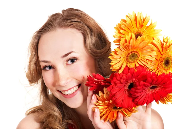 행복 한 젊은 여자 들고 꽃. — 스톡 사진