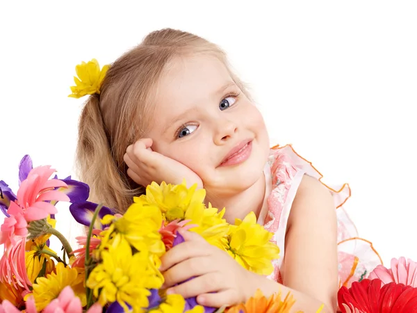 Szczęśliwe dziecko gospodarstwa kwiaty. — Zdjęcie stockowe