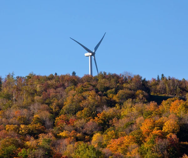 Wind turbine in fall — Stock Photo, Image