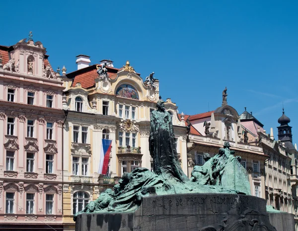 Gammal staty i Prag — Stockfoto