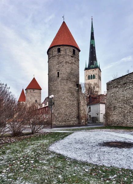 Tallinn şehir duvarının dört kule — Stok fotoğraf