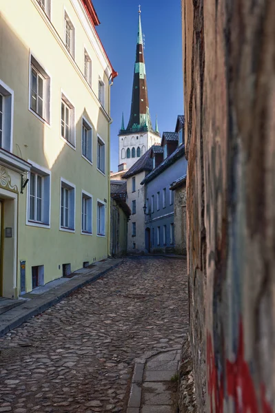 Старая улица Таллинна — стоковое фото