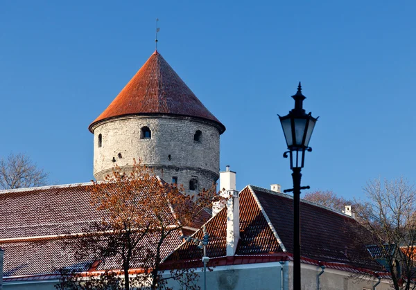 Місто стіни вежі в Таллінні — стокове фото